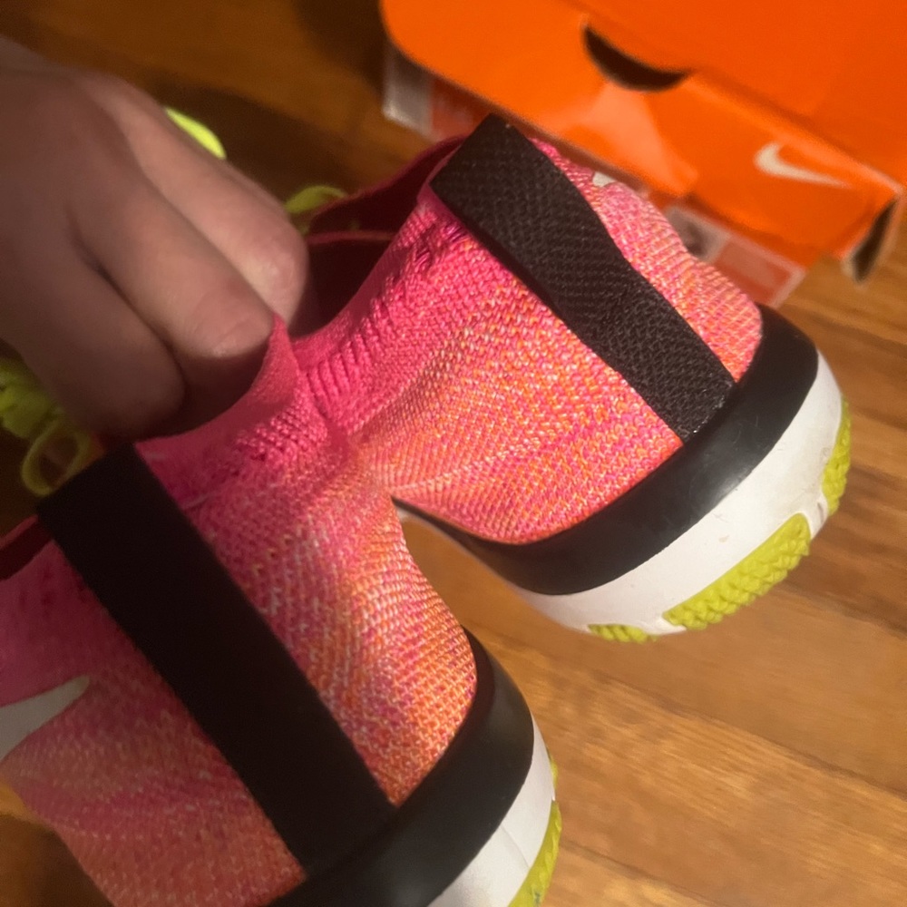 Pink Nike - Picture 6 of 10